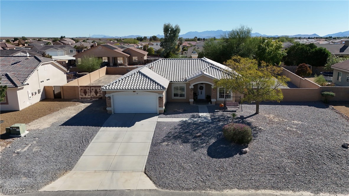 4911 E Parkwood Drive