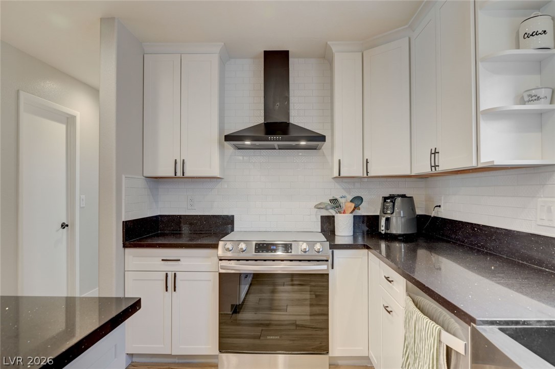 1371 Tranquil Skies Avenue