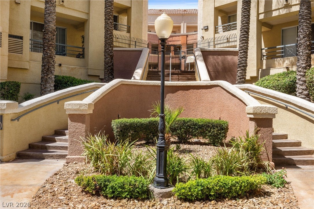 230 E Flamingo Road 414
