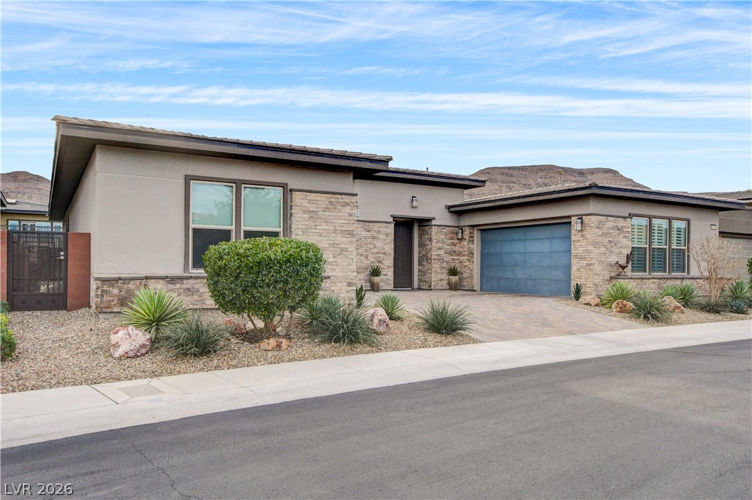 6709 Titanium Crest Street