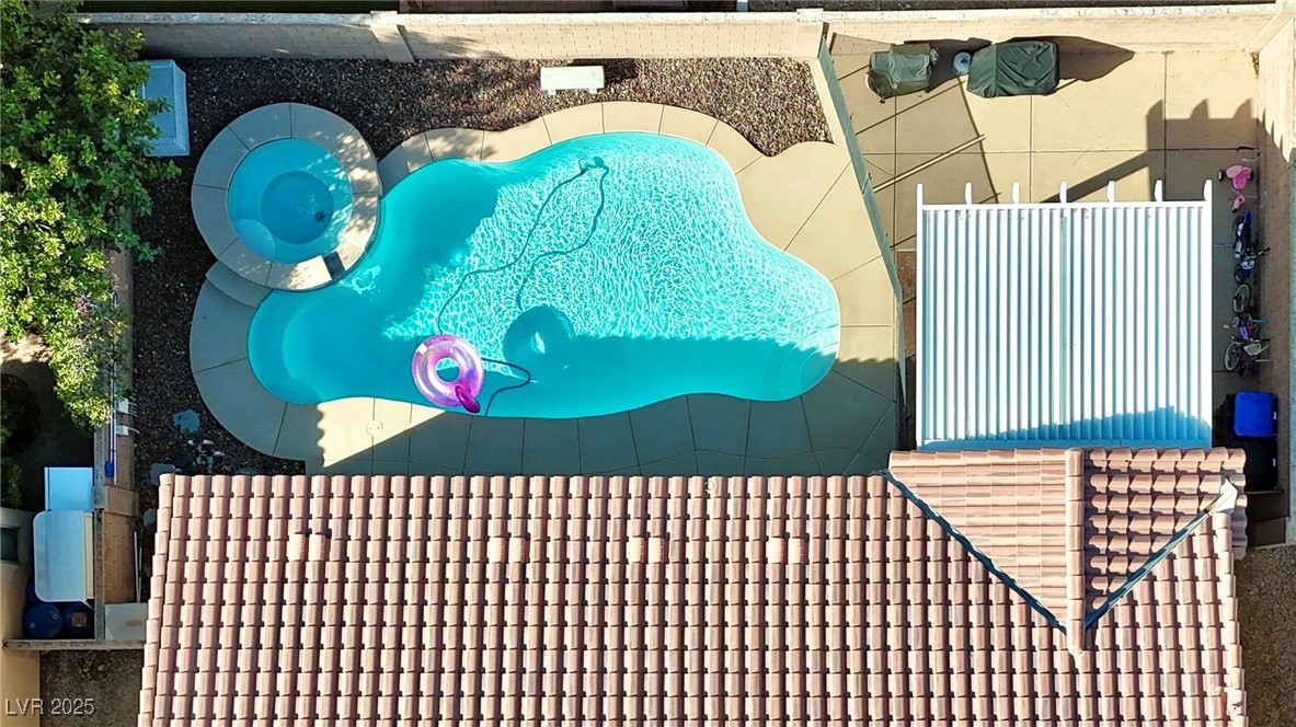 8105 Meadow Falls Street