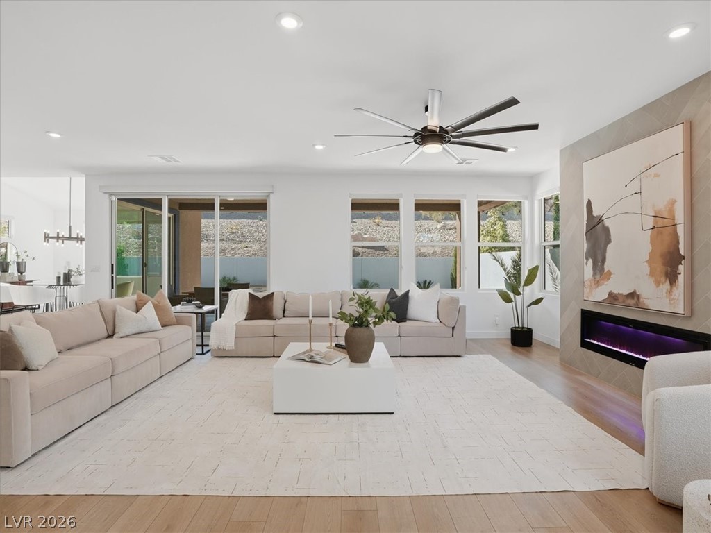 9725 Starlight Ridge Avenue