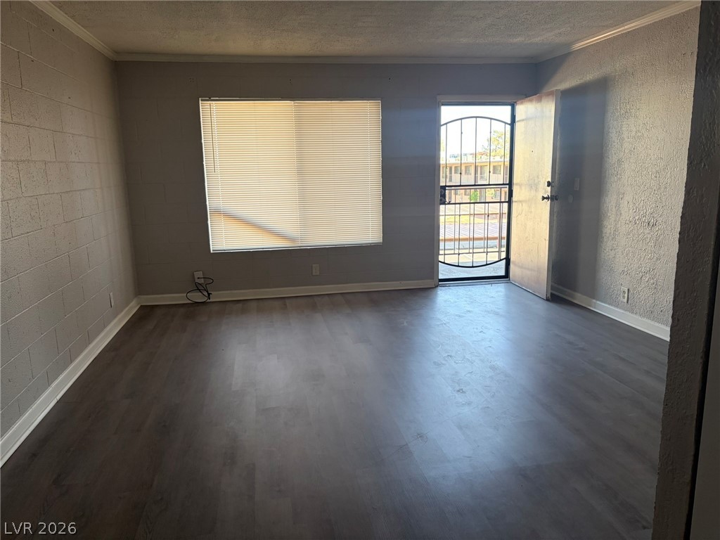 555 S Royal Crest Circle 9