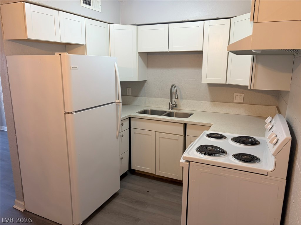 555 S Royal Crest Circle 9