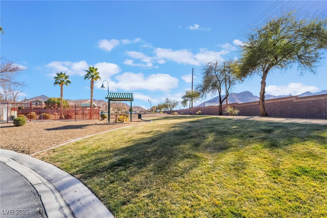 2407 Belt Buckley Drive, Henderson, Nevada image 32