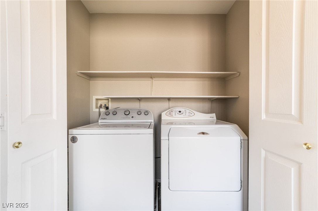 2407 Belt Buckley Drive, Henderson, Nevada image 16