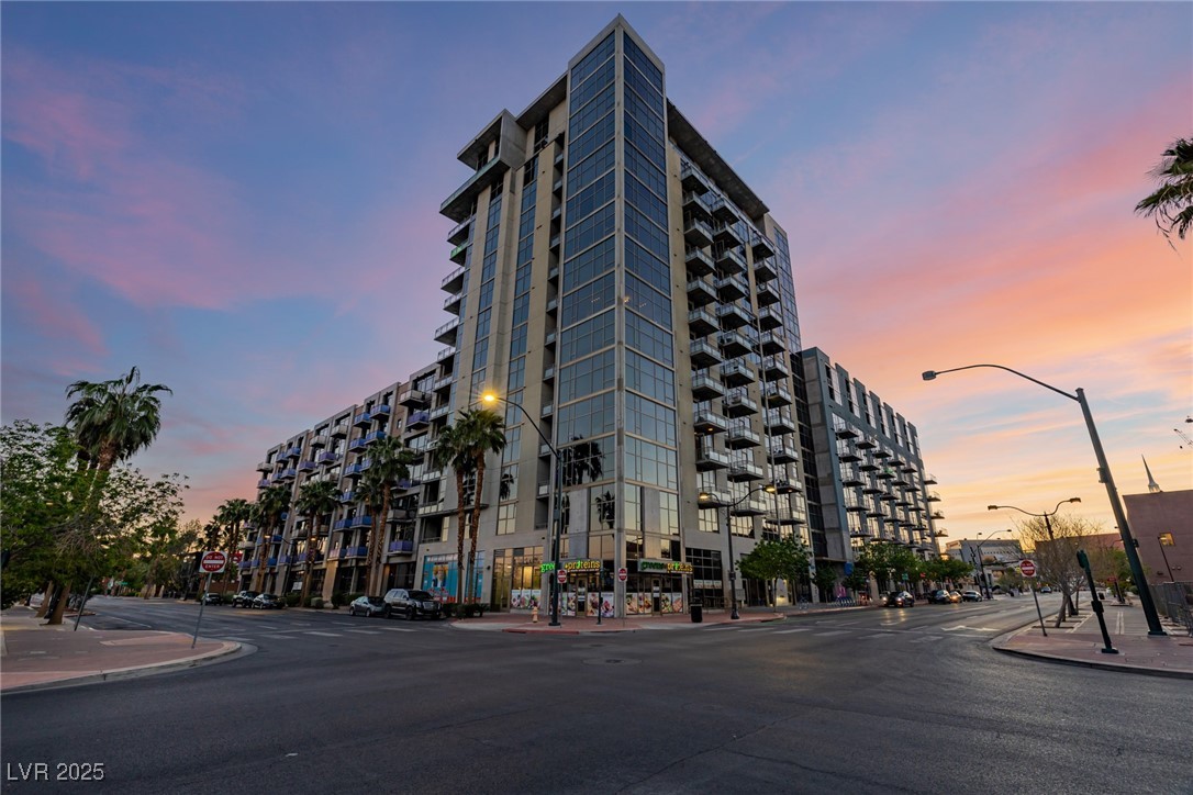 353 E Bonneville Avenue 632