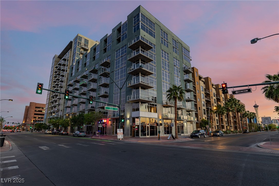 353 E Bonneville Avenue 632