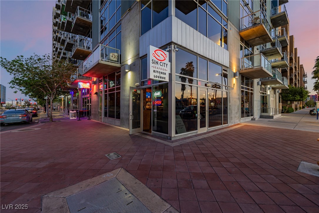 353 E Bonneville Avenue 632