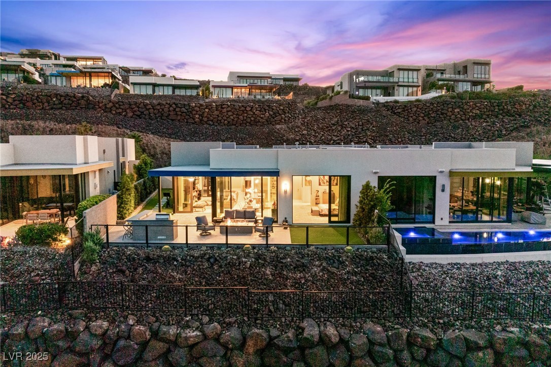 650 Scenic Cliff Drive