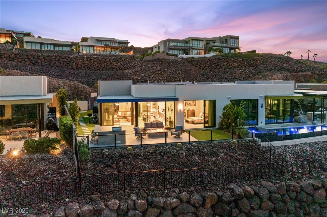 650 Scenic Cliff Drive