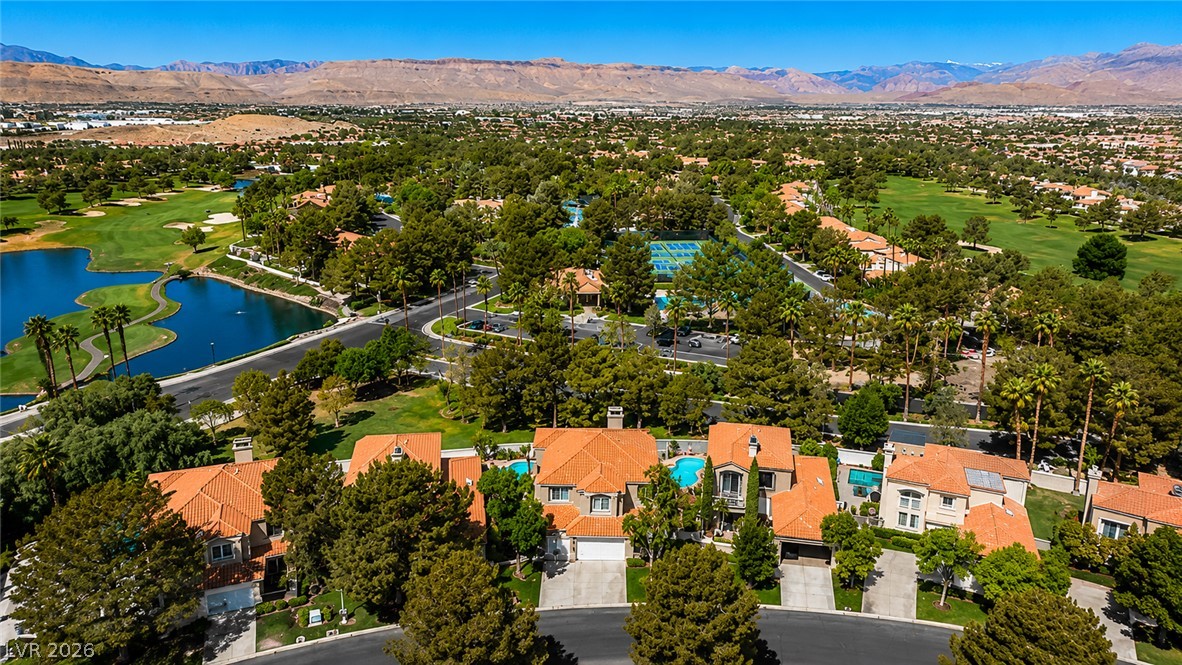 8244 Horseshoe Bend Lane