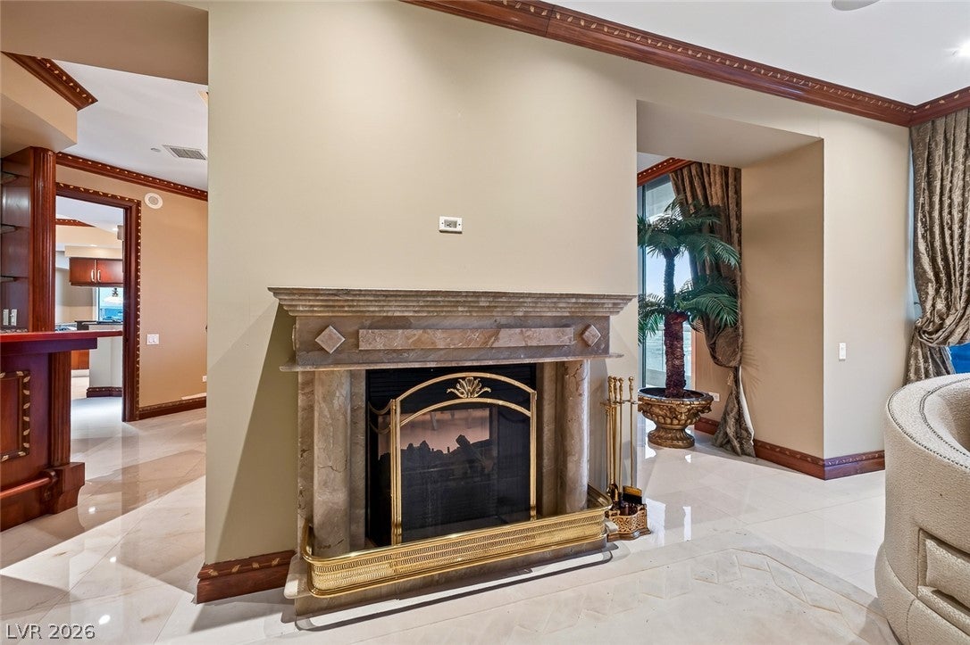 2877 Paradise Road 3302
