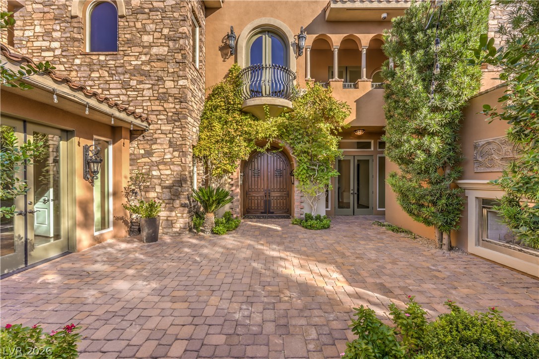 16 Anthem Pointe Court