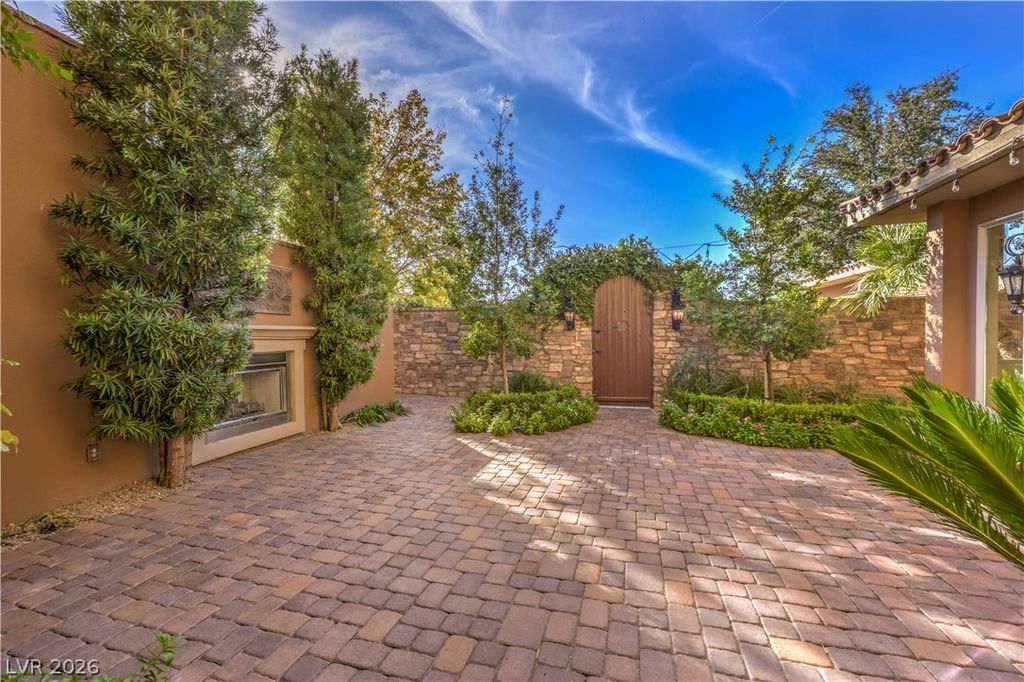 Photo of 16 Anthem Pointe Court, Henderson, NV 89052 (MLS # 2757806)