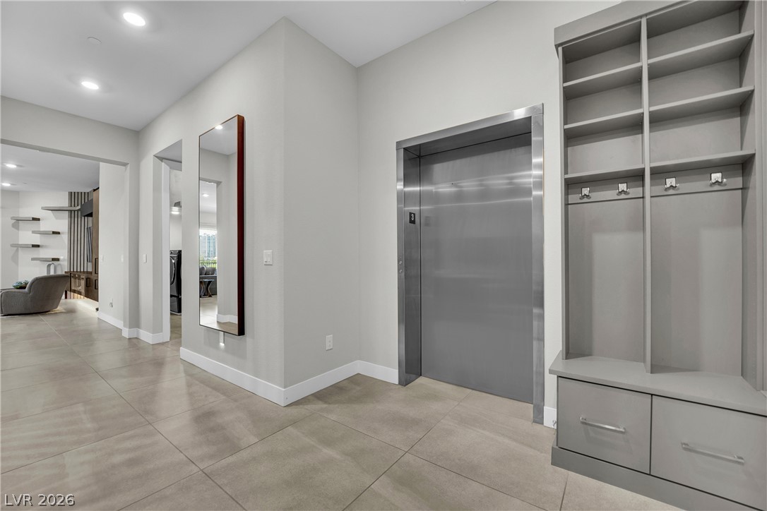 9141 Las Manaitas Avenue 301
