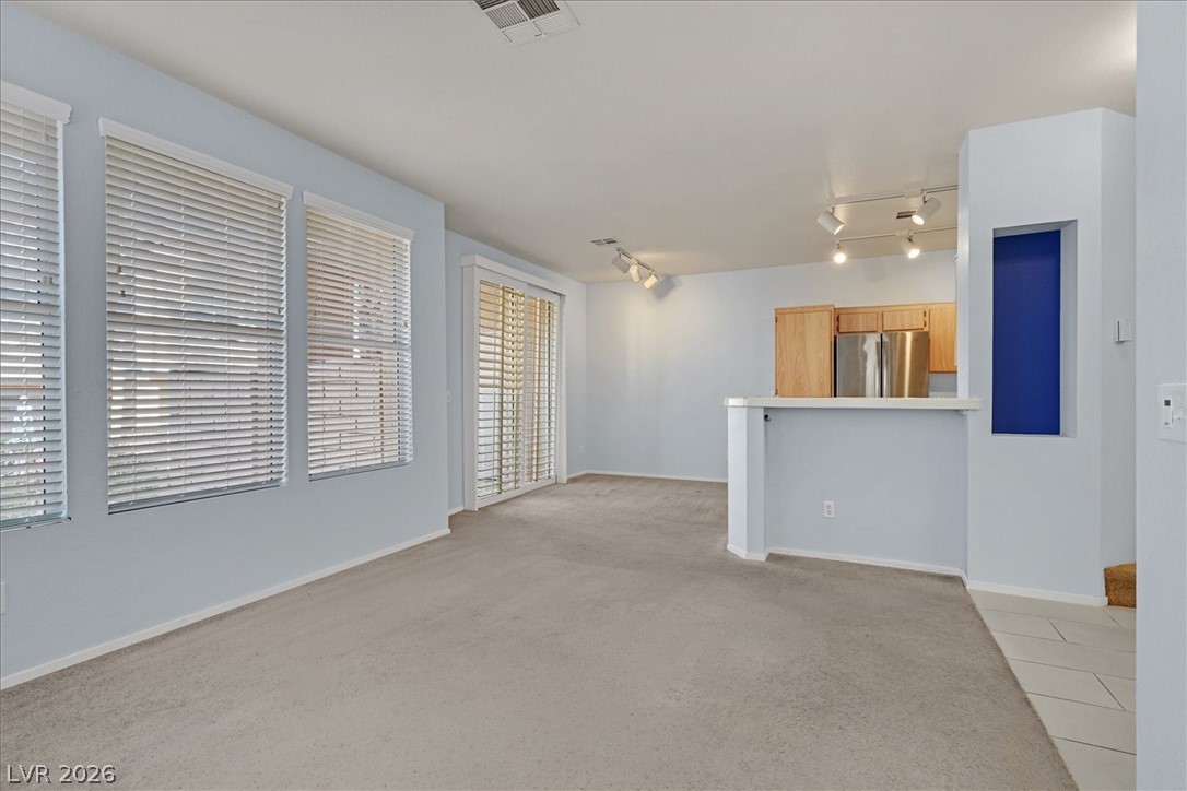 251 S Green Valley Parkway 3811