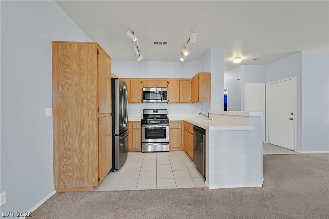 251 S Green Valley Parkway 3811