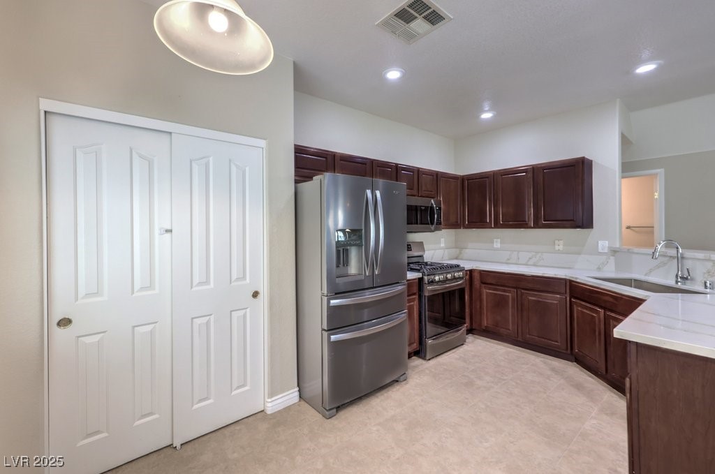 1554 Ward Frontier Lane, Henderson, Nevada image 5