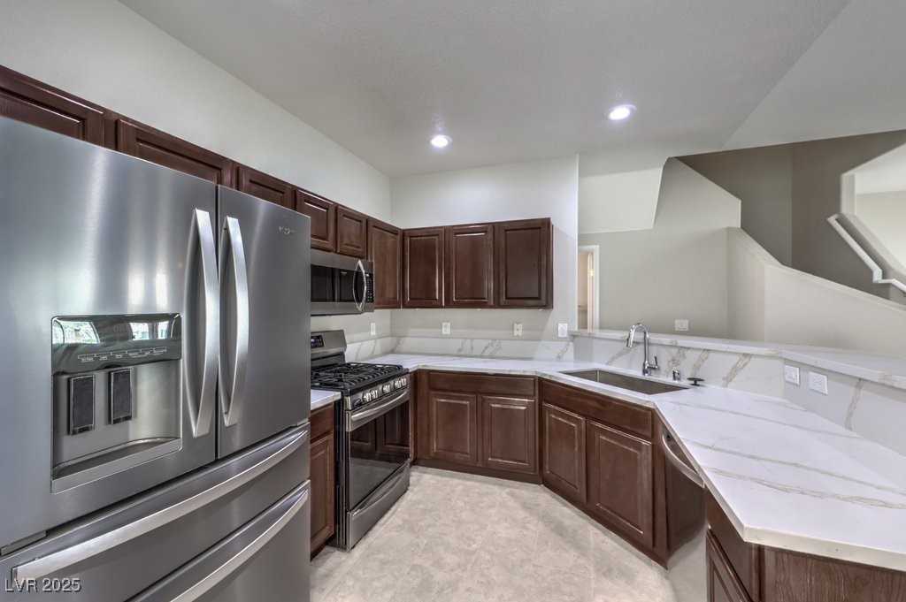 1554 Ward Frontier Lane, Henderson, Nevada image 6