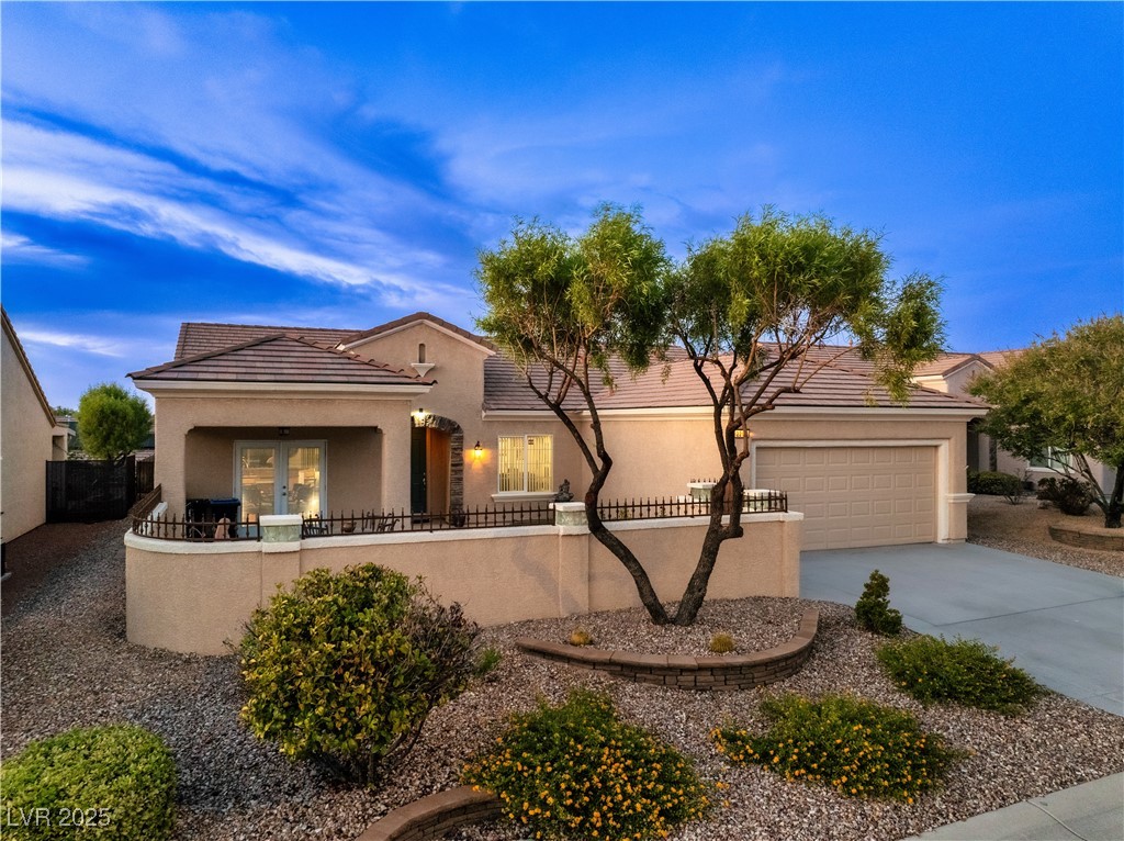 2219 Sawtooth Mountain Drive, Henderson, Nevada image 1