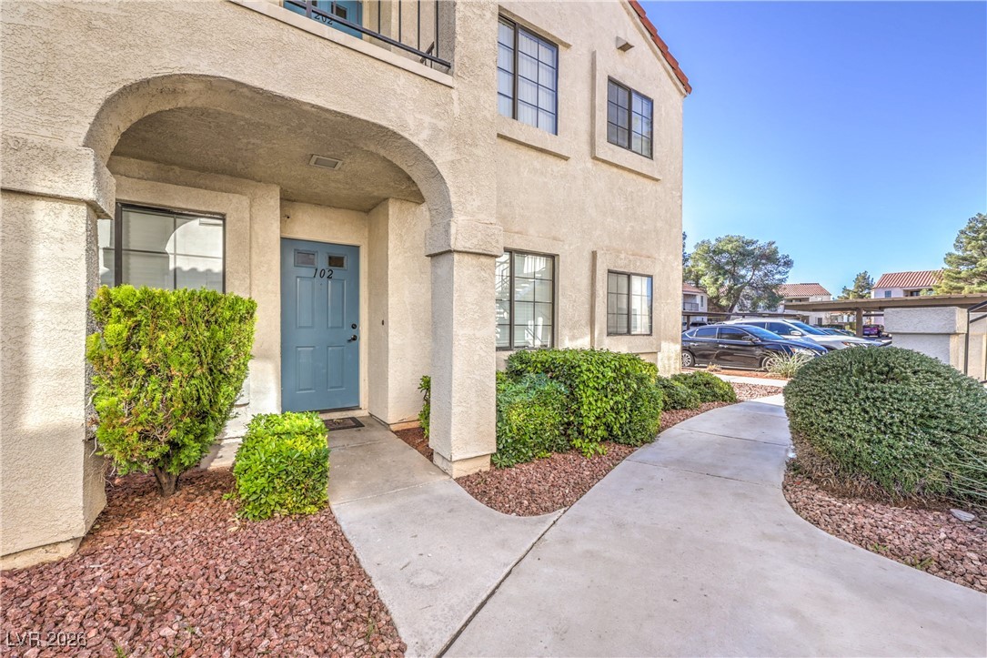 4860 Nara Vista Way 102