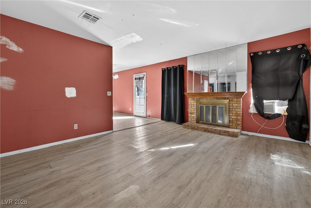 5576 W Rochelle Avenue C