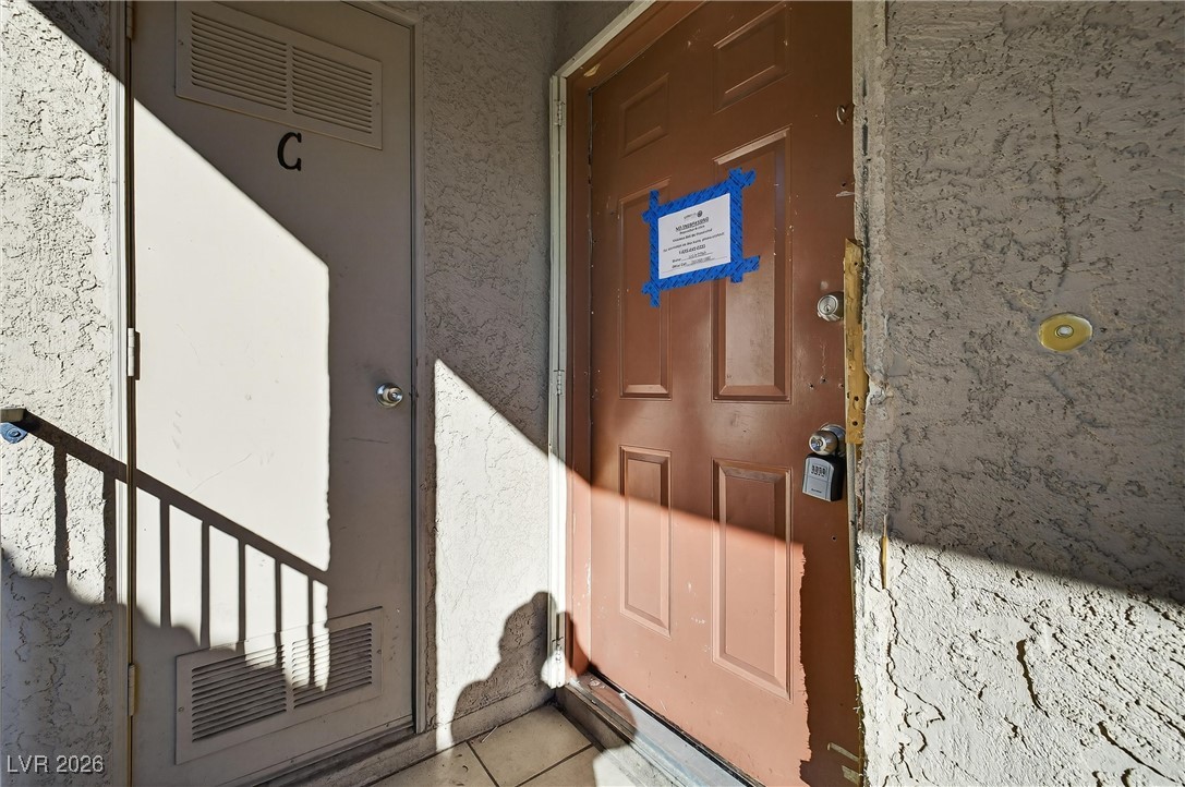 5576 W Rochelle Avenue C