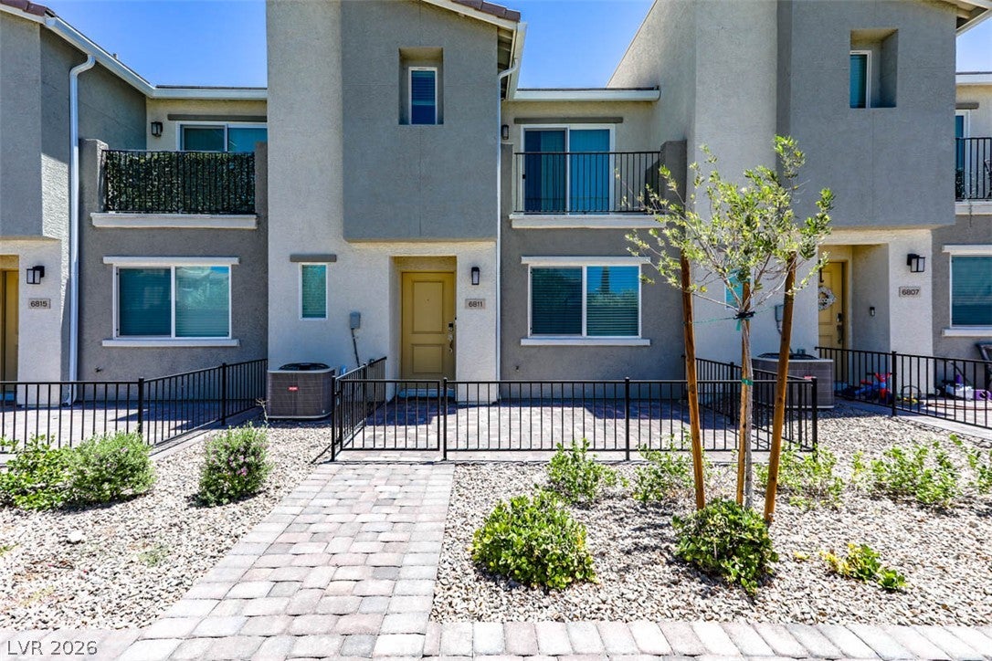 6811 Dark Gunmetal Court