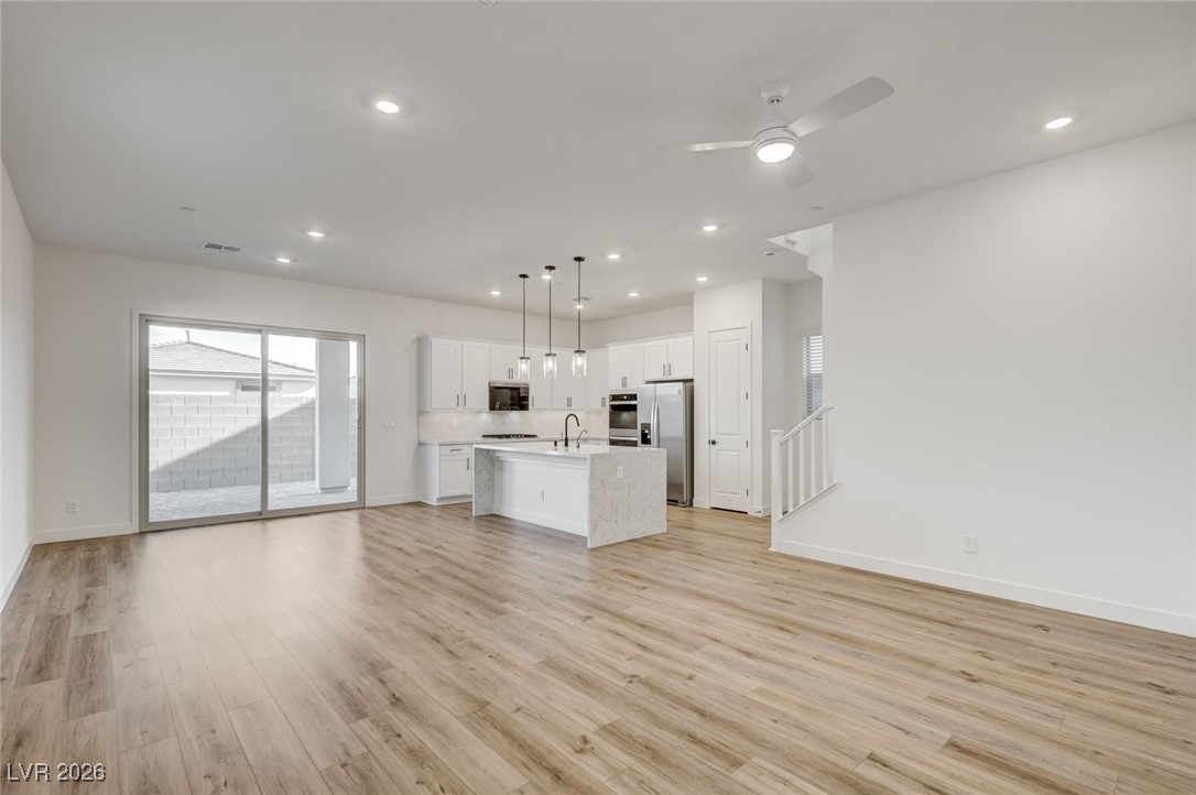 1594 Rock Kestrel Street