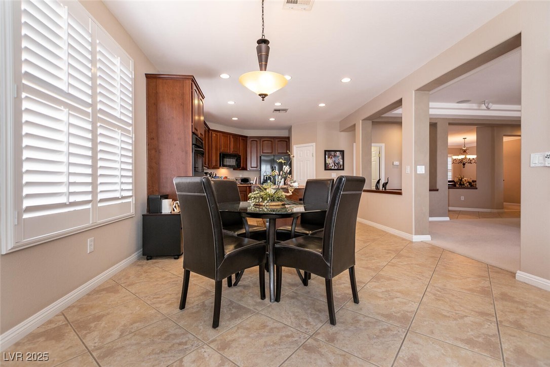 Las Vegas, Nevada 89135, United States, 2 Bedrooms Bedrooms, ,2 BathroomsBathrooms,Residential,Pending,110682