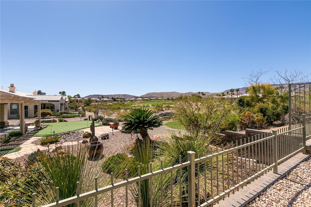 Las Vegas, Nevada 89135, United States, 2 Bedrooms Bedrooms, ,2 BathroomsBathrooms,Residential,Pending,110682