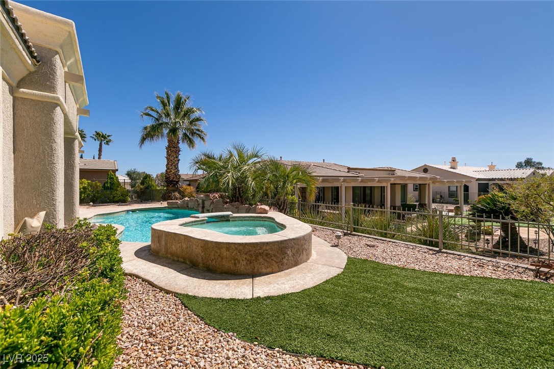 Las Vegas, Nevada 89135, United States, 2 Bedrooms Bedrooms, ,2 BathroomsBathrooms,Residential,Pending,110682