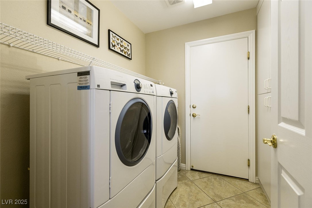 Las Vegas, Nevada 89135, United States, 2 Bedrooms Bedrooms, ,2 BathroomsBathrooms,Residential,Pending,110682