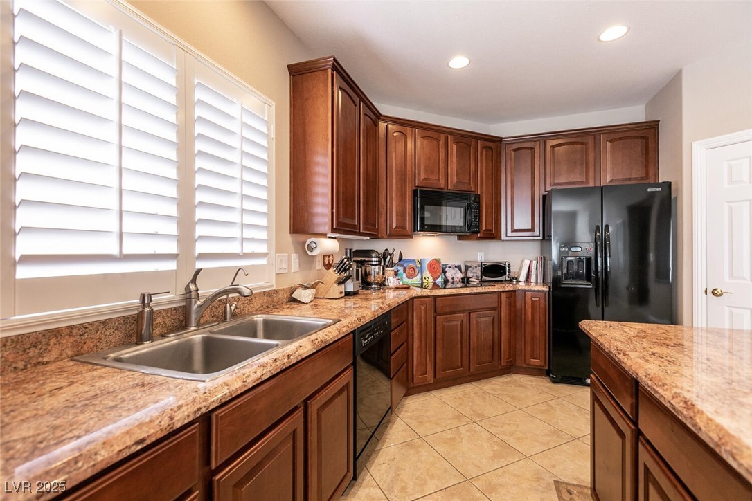 Las Vegas, Nevada 89135, United States, 2 Bedrooms Bedrooms, ,2 BathroomsBathrooms,Residential,Pending,110682