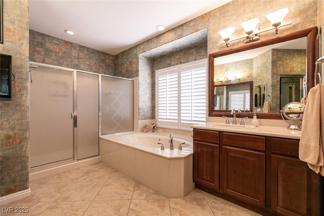 Las Vegas, Nevada 89135, United States, 2 Bedrooms Bedrooms, ,2 BathroomsBathrooms,Residential,Pending,110682