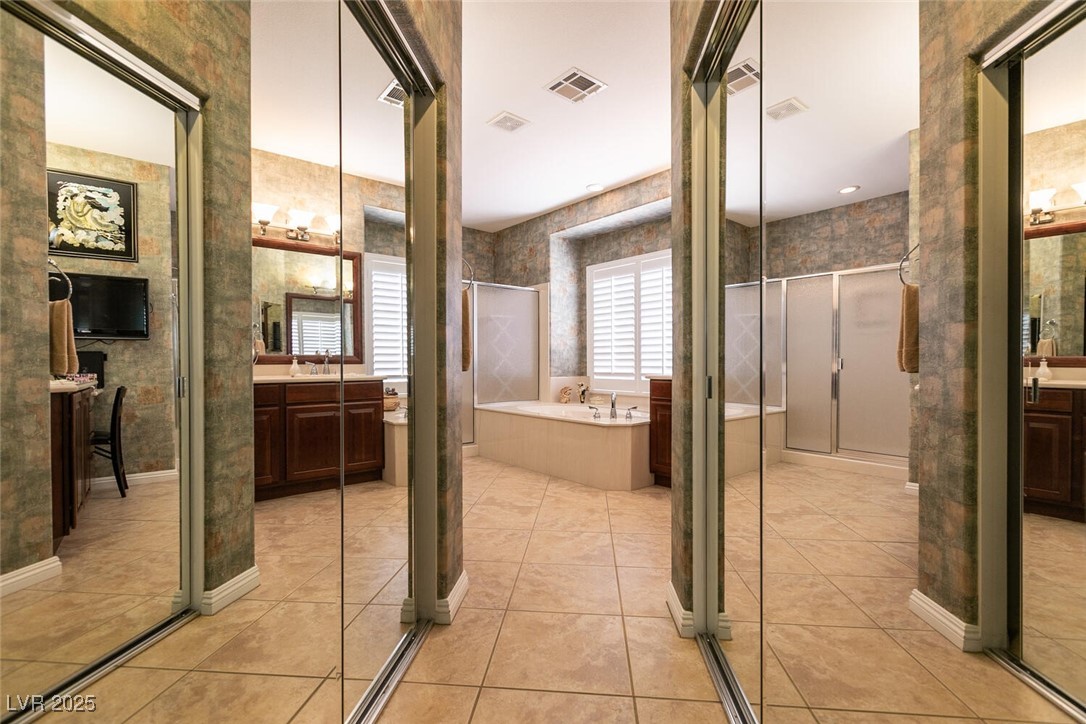 Las Vegas, Nevada 89135, United States, 2 Bedrooms Bedrooms, ,2 BathroomsBathrooms,Residential,Pending,110682