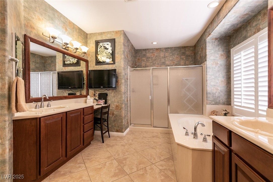 Las Vegas, Nevada 89135, United States, 2 Bedrooms Bedrooms, ,2 BathroomsBathrooms,Residential,Pending,110682