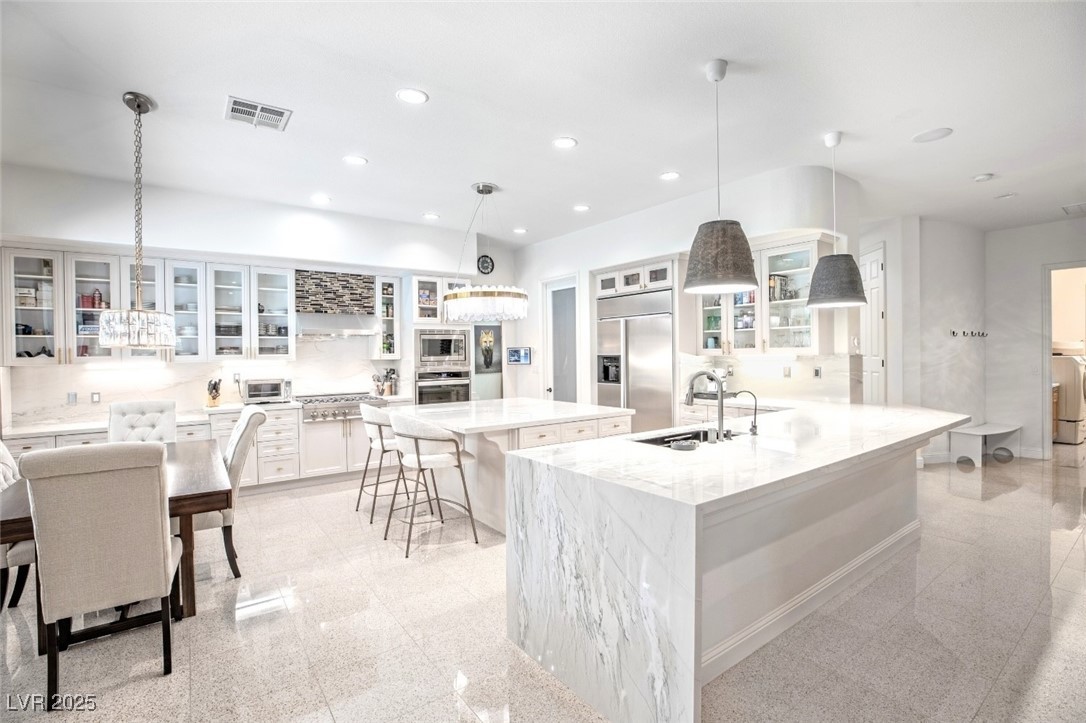 5405 San Bellasera Court