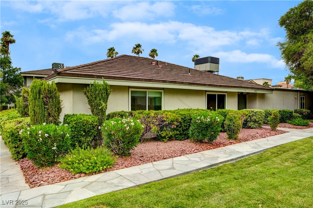 Properties 3 3022 El Camino Avenue