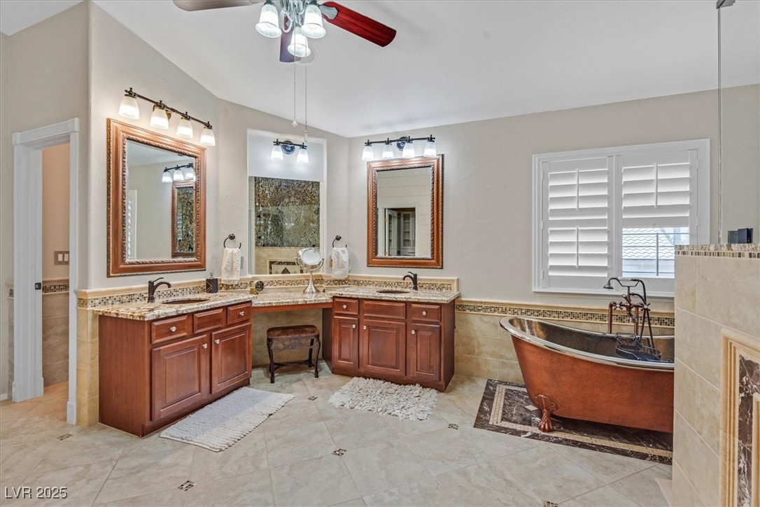2555 Antique Blossom Avenue, Henderson, Nevada image 33
