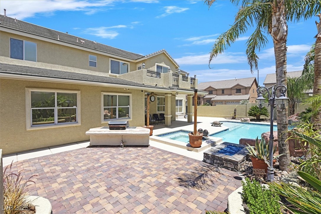 2555 Antique Blossom Avenue