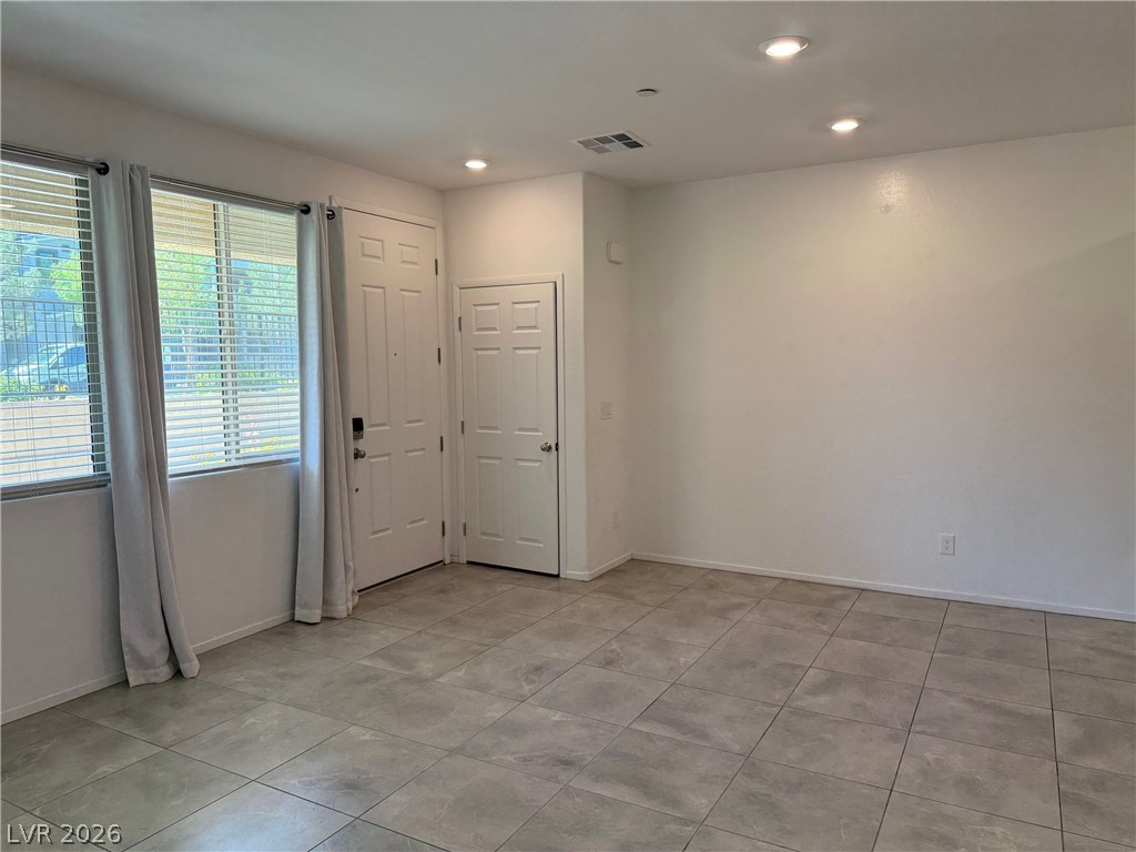 8687 Mossy Arch Court