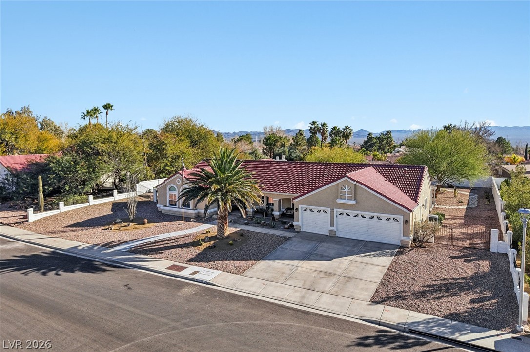 1602 Broadmoor Circle