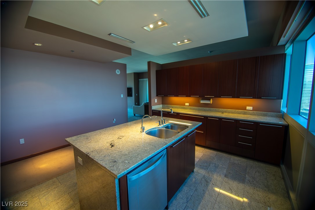 4471 Dean Martin Drive 3810