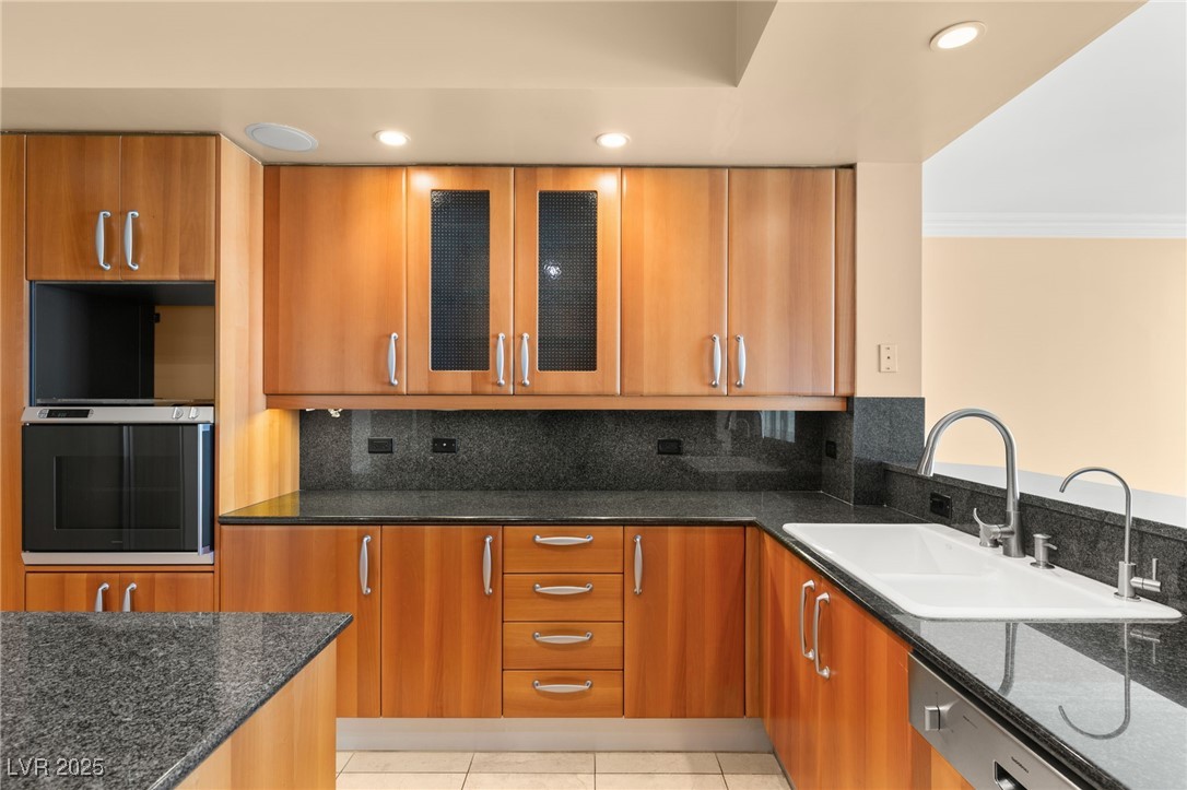 Las Vegas, Nevada 89109, United States, 3 Bedrooms Bedrooms, ,3 BathroomsBathrooms,Residential,Active,80906