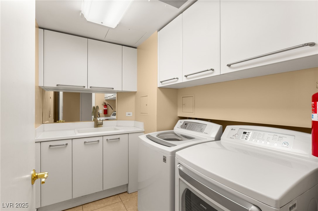 Las Vegas, Nevada 89109, United States, 3 Bedrooms Bedrooms, ,3 BathroomsBathrooms,Residential,Active,80906