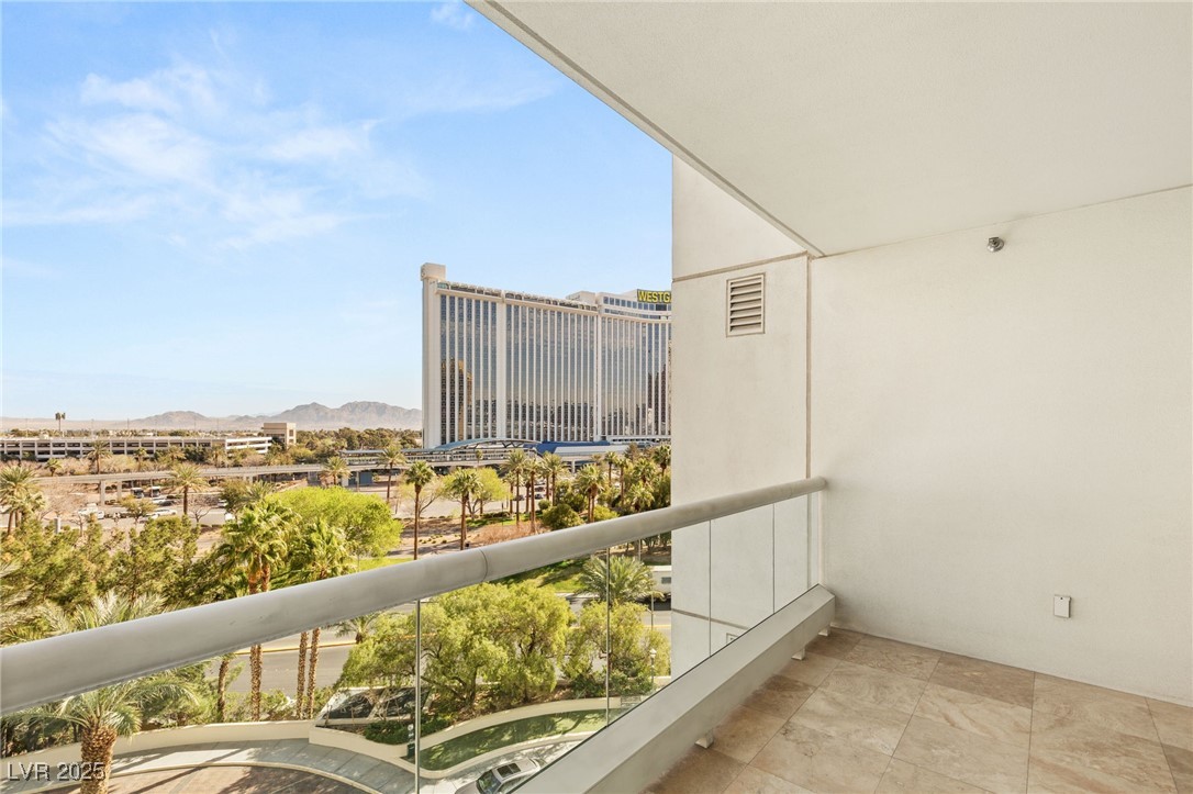 Las Vegas, Nevada 89109, United States, 3 Bedrooms Bedrooms, ,3 BathroomsBathrooms,Residential,Active,80906