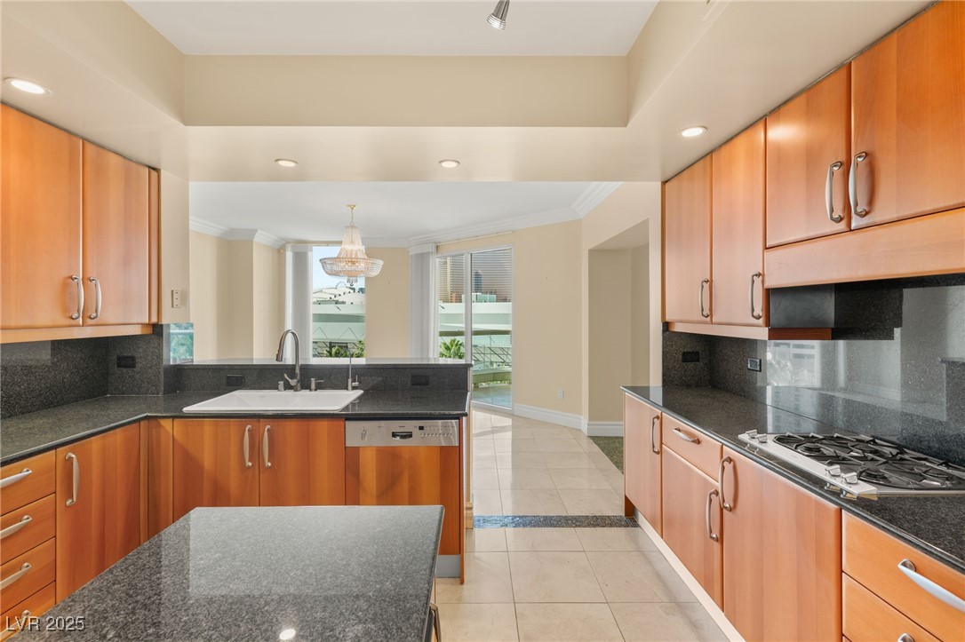 Las Vegas, Nevada 89109, United States, 3 Bedrooms Bedrooms, ,3 BathroomsBathrooms,Residential,Active,80906