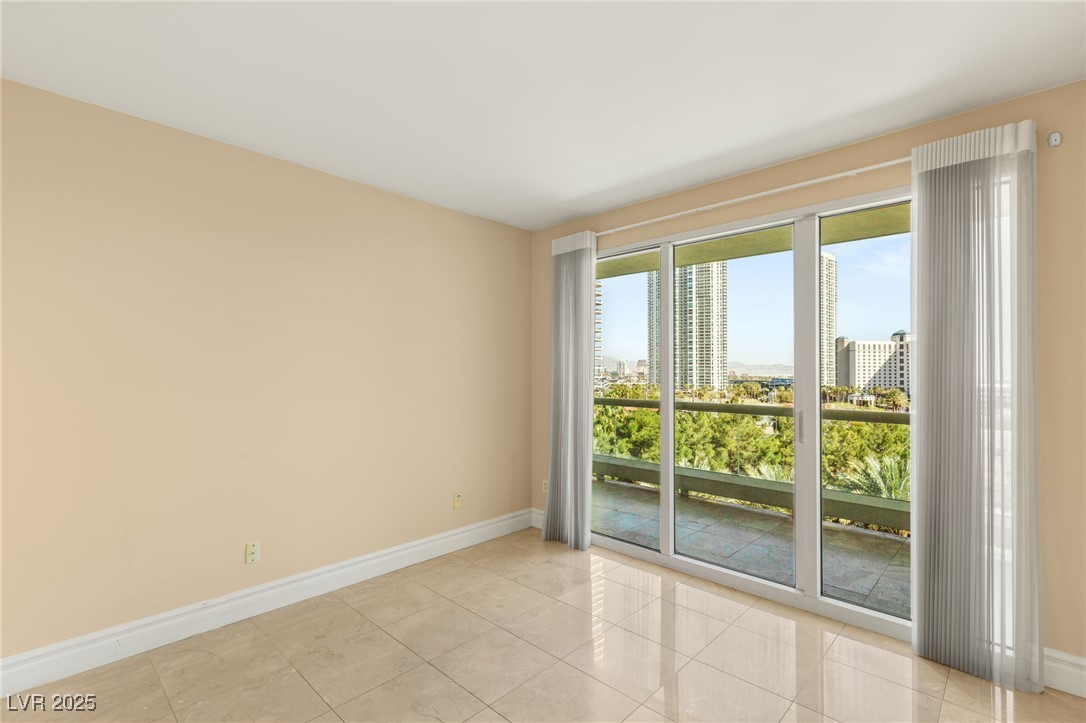 Las Vegas, Nevada 89109, United States, 3 Bedrooms Bedrooms, ,3 BathroomsBathrooms,Residential,Active,80906